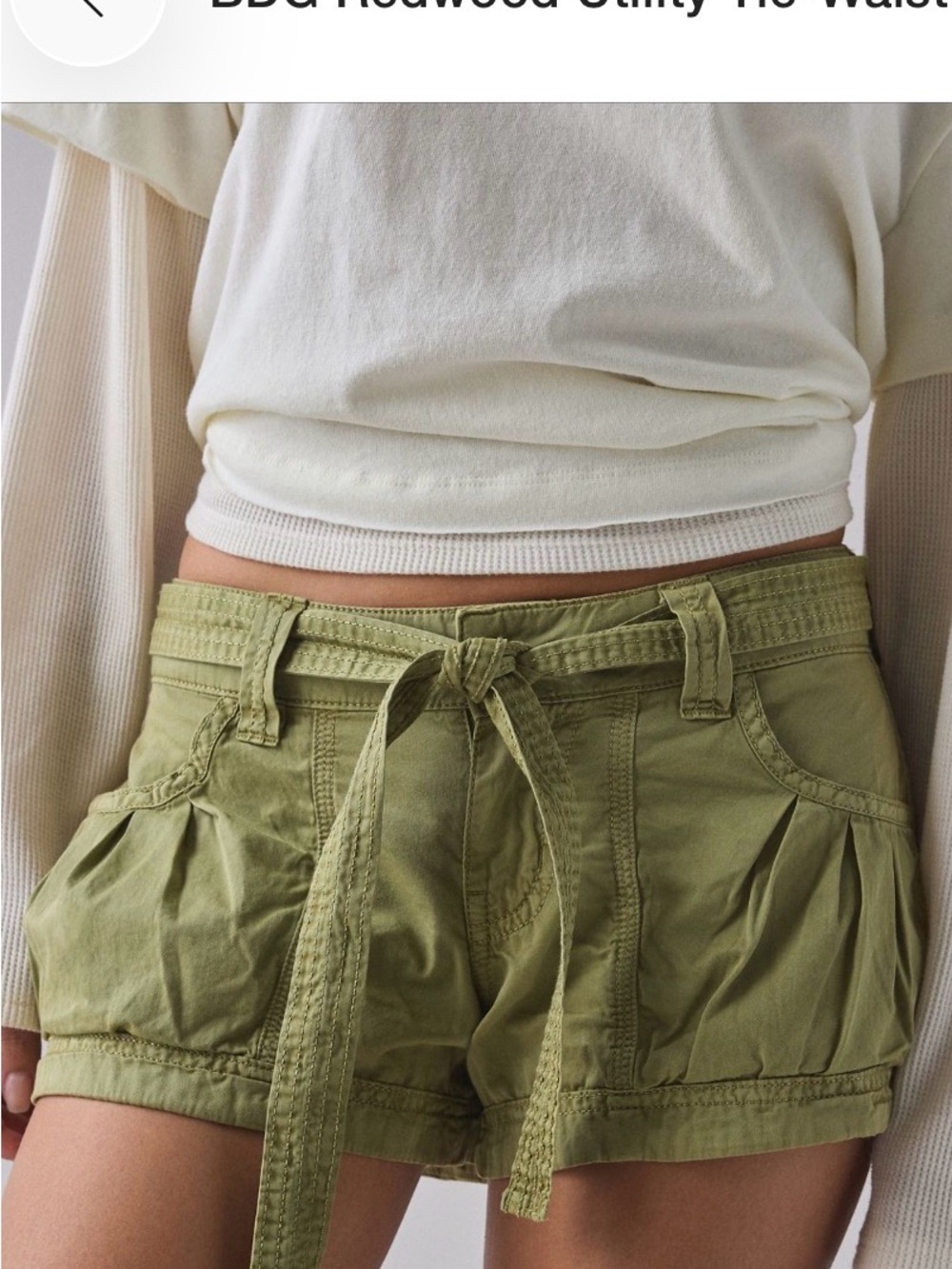 BDG Redwood Utility Tie-Waist
Micro Shorts NWT M